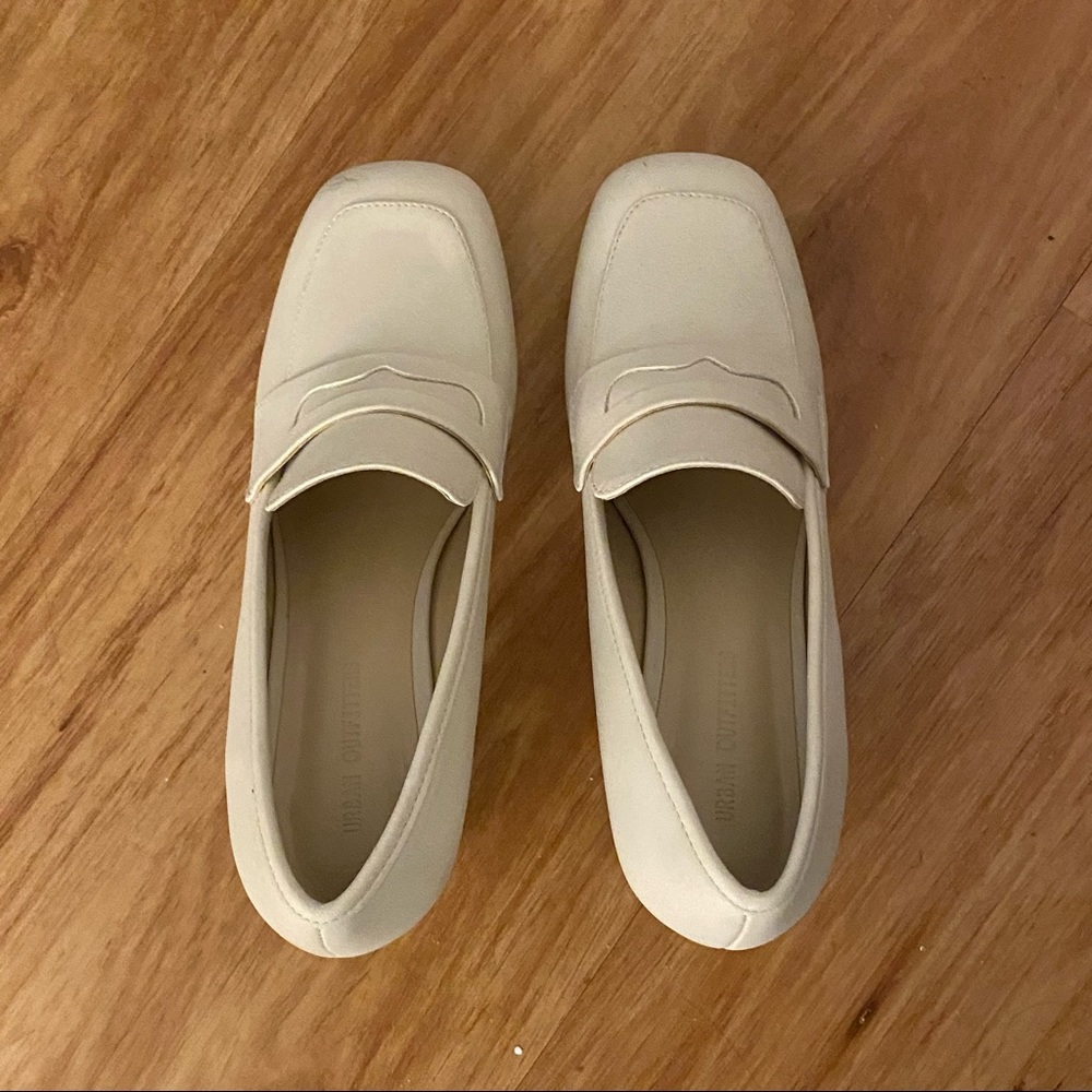 FREE Urban outfitters femmes heel loafers